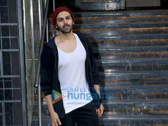 Kartik Aaryan snapped at the gym in Juhu