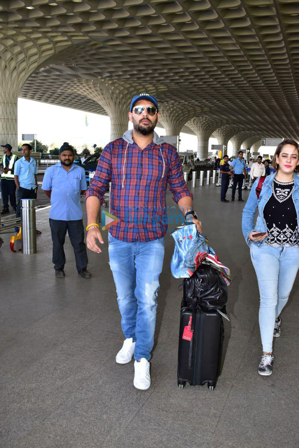 parineeti chopra shraddha kapoor yuvraj singh and others snapped at the airport 3