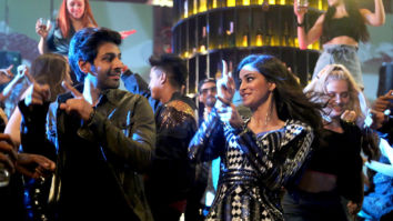 Movie Wallpapers Of Pati Patni Aur Woh