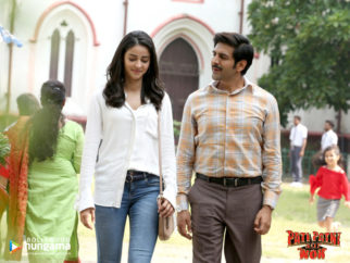 Movie Wallpapers Of The Movie Pati Patni Aur Woh