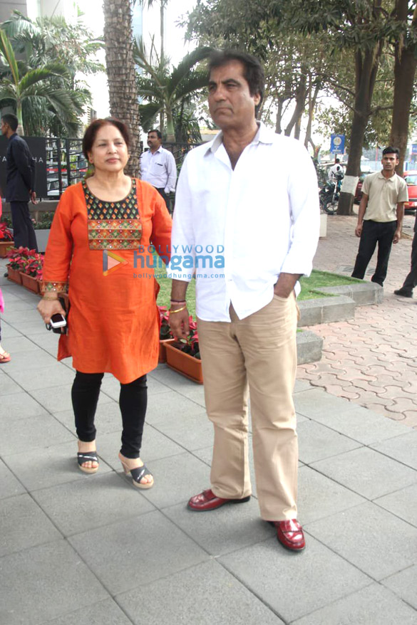 raj babbar snapped with family at yauatcha in bkc 6