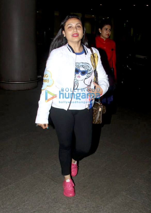 rani mukerji a r rahman and maniesh paul snapped at the airport 4