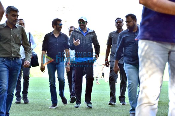 ranveer singh and kabir khan spotted at jvpd ground in juhu 2