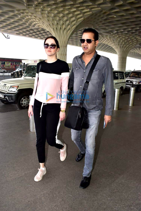 raveena tandon sophie choudry and others snapped at the airport 2