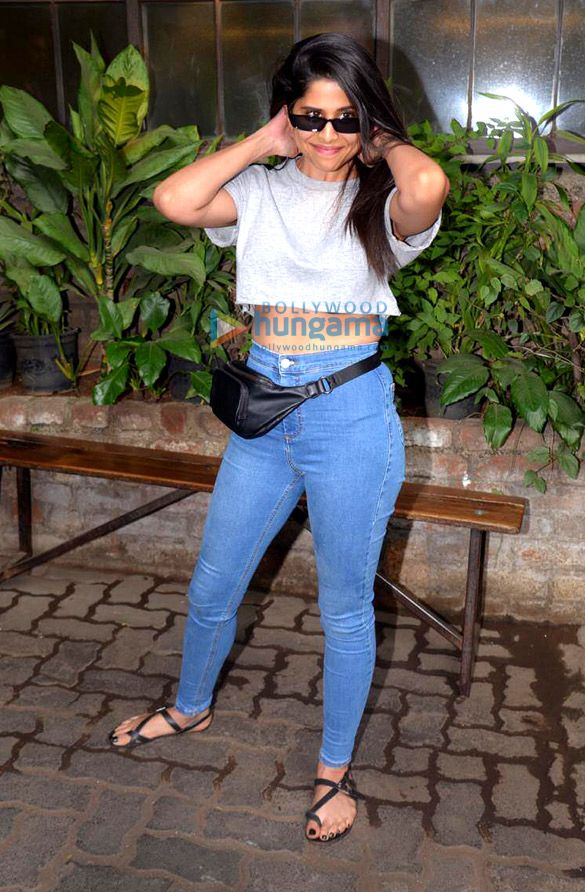 sai tamhankar spotted at pali village cafe in bandra 3