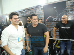 Salman Khan, Arbaaz Khan and Iulia Vântur snapped at BeingHuman E-Cycles event at MMRDA