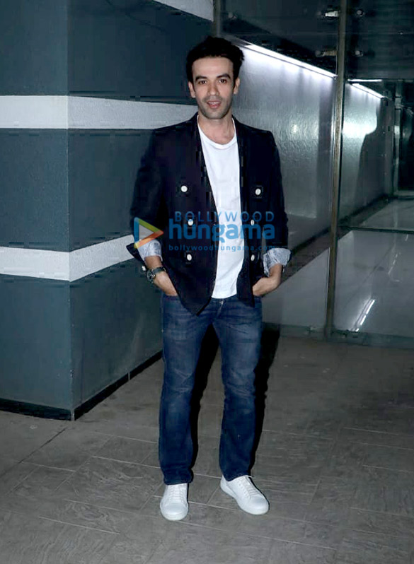 sanjay kapoor hosts a new year party for friends 2