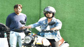 Shahid Kapoor snapped at the Guiness World Record attempt for the largest human formation in the shape of helmet attempt