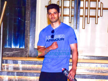 Sonal Chauhan and Sooraj Pancholi spotted at the gym in Juhu