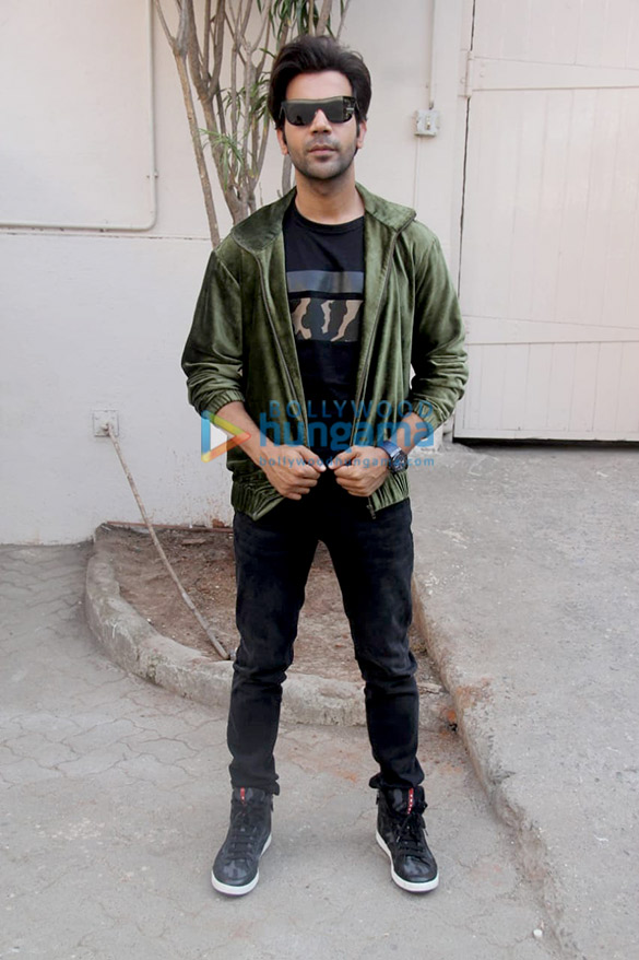 sonam kapoor ahuja and rajkummar rao spotted at mehboob studio in bandra 2