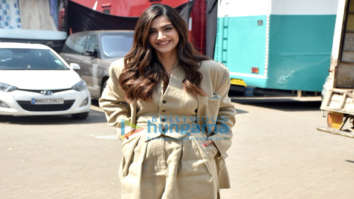 Sonam Kapoor Ahuja, Anil Kapoor, Juhi Chawla and Rajkummar Rao spotted at Mehboob Studio in Bandra