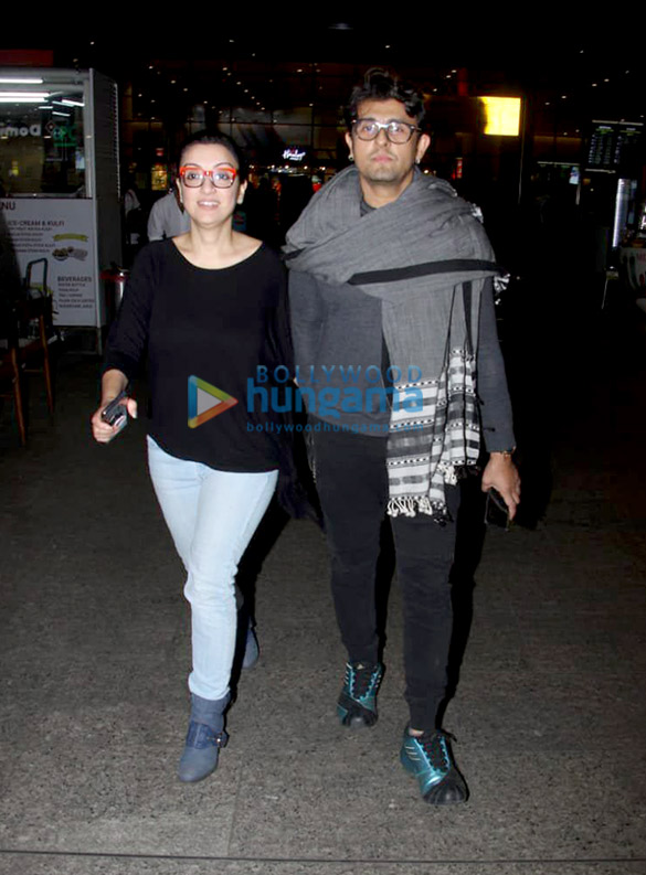 sunny leone pankaj kapoor and others snapped at the airport 3