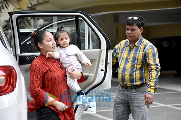 taimur ali khan and innaya naumi kemmu snapped at play school in bandra 6