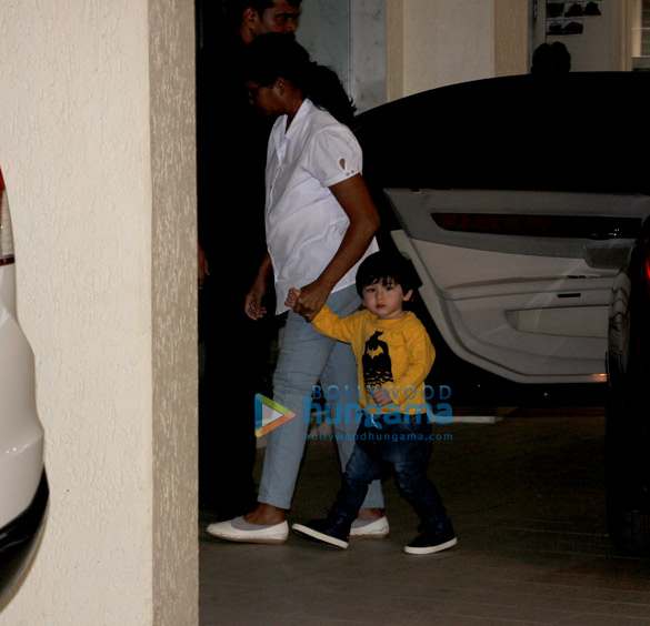 taimur ali khan snapped in bandra 3 17