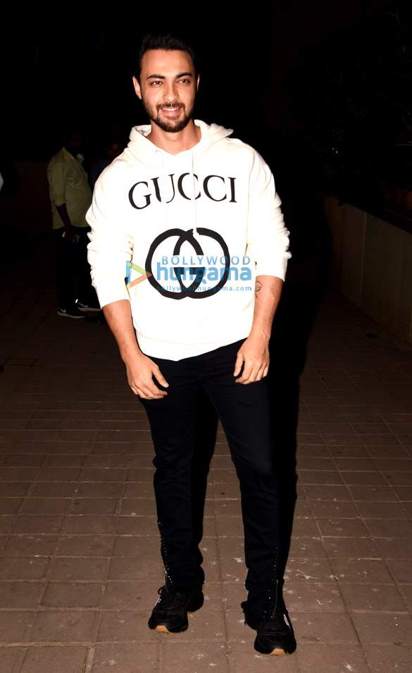 tiger shroff janhvi kapoor ananya pandey and others attend punit malhotras bash 13