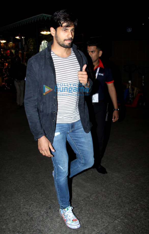 urvashi rautela kangana ranaut and others snapped at the airport 2