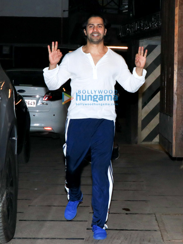 Varun Dhawan spotted at the gym in Juhu Varun Dhawan spotted at the gym in Juhu