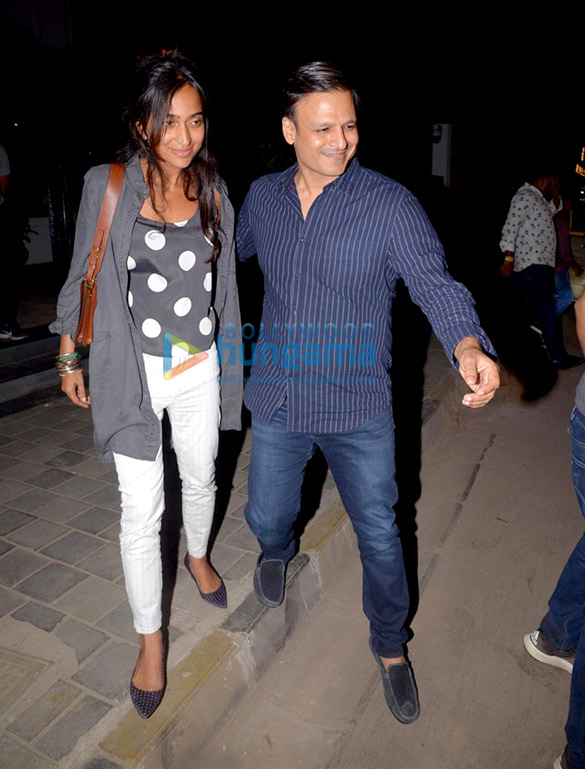 vivek oberoi snapped with his wife in juhu 2