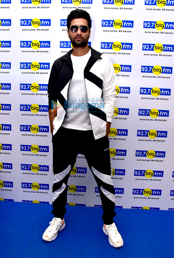 yami gautam and vicky kaushal promote uri at the 92 7 big fm office 4