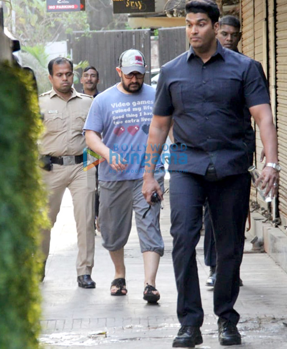 aamir khan snapped at a spa 1 2