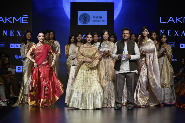 Aditi Rao Hydari for Sailesh Singhania at LFW 2019 Summer_Resort (4)