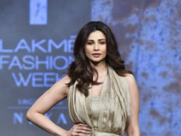 Adorable Daisy Shah Walk The Ramp at Lakme Fashion Week Day 4 for Kanchan Show