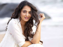 Bahubali star Anushka Shetty is winning hearts in white and this is the reason!