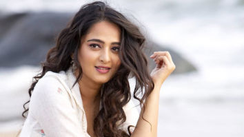 Bahubali star Anushka Shetty is winning hearts in white and this is the reason!