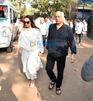 Celebs attend Ramesh Barjatiya’s funeral