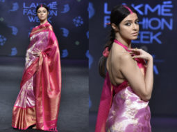 LFW Summer/Resort 2019:  Divya Khosla Kumar stuns in a pink silk saree as showstopper for Parvathi Dasari