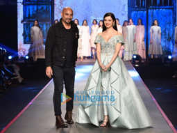 Divya Khosla Kumar and Eesha Koppikhar snapped at Pernia Pop Shop’s Samant Chauhan show