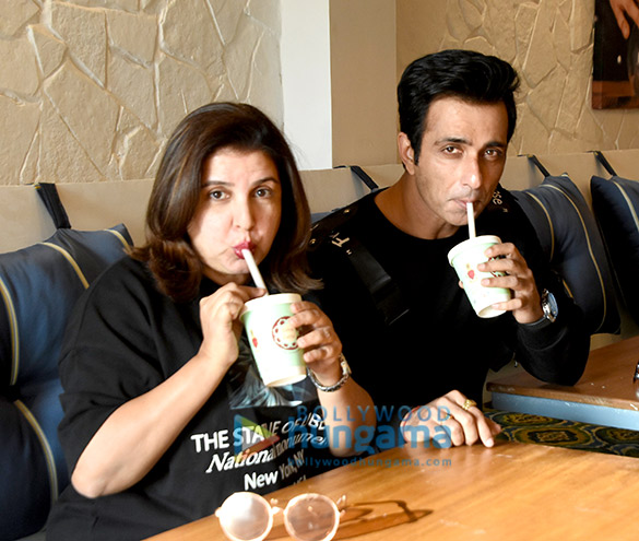 farah khan and sonu sood snapped in andheri 1