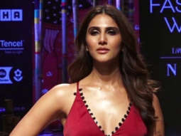 HOT Vaani Kapoor Set the RAMP for Shivan and Narresh Show at LFW Day 4
