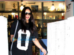 Huma Qureshi spotted at BBlunt salon in Bandra