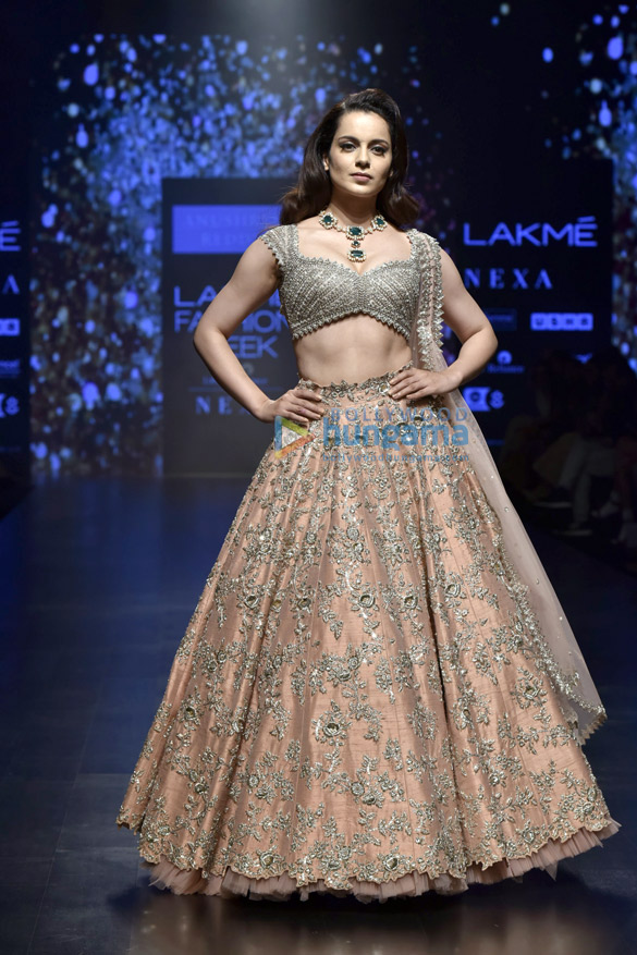 janhvi kapoor ranveer singh anil kapoor and others walk the ramp at lakme fashion week summer resort 2019 day 4 3