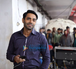 on the sets of the movie Kanpuriye