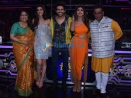 Kartik Aaryan and Kriti Sanon snapped promoting ‘Luka Chuppi’ on sets of Super Dancer Chapter 3