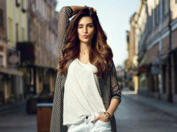 Kriti Sanon spends her day in Mathura like a local!
