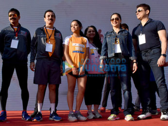 Madhuri Dixit graces the Parinee Juhu Half Marathon