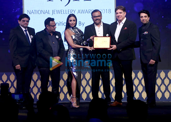 malaika arora graces the national jewellery awards 2018 1