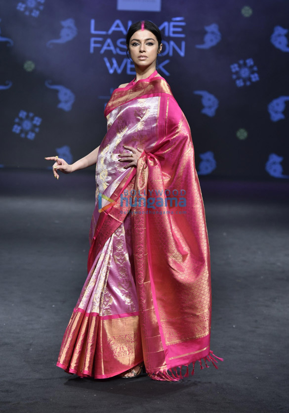 mouni roy divya khosla kumar and others walk the ramp at lakme fashion week summer resort 2019 day 3 7