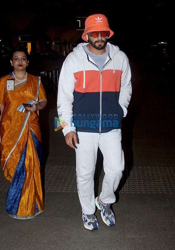 priyanka chopra kangana ranaut ranveer singh and others snapped at the airport 3