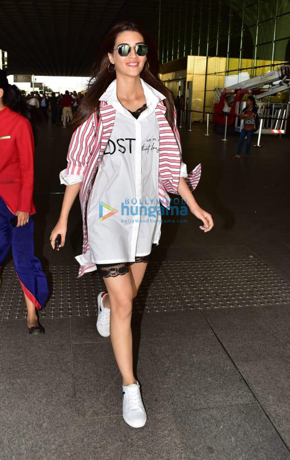 rakul preet singh sanjeeda sheikh and others snapped at the airport 2
