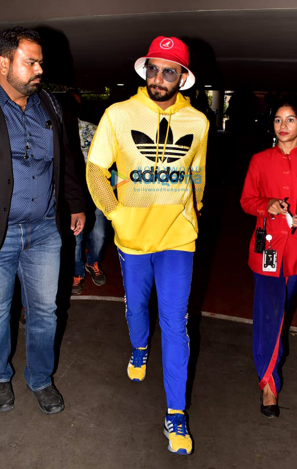 Ranveer Singh, Deepika Padukone and others snapped at the airport Ranveer Singh, Deepika Padukone and others snapped at the airport