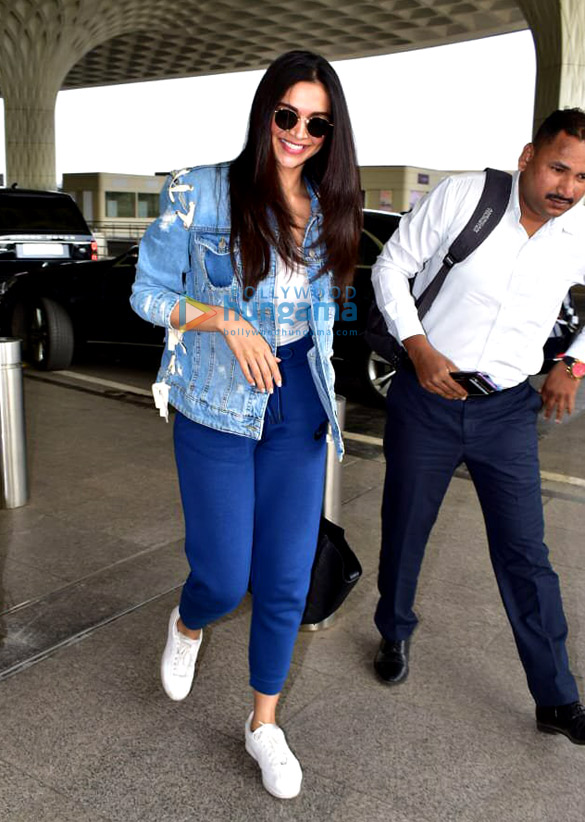 ranveer singh deepika padukone and others snapped at the airport 7 3
