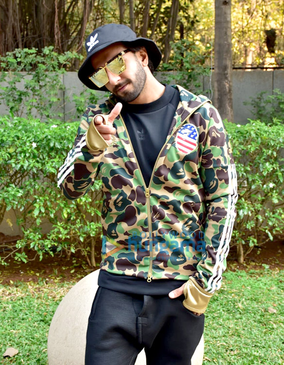 ranveer singh and alia bhatt snapped promoting their film gully boy 7