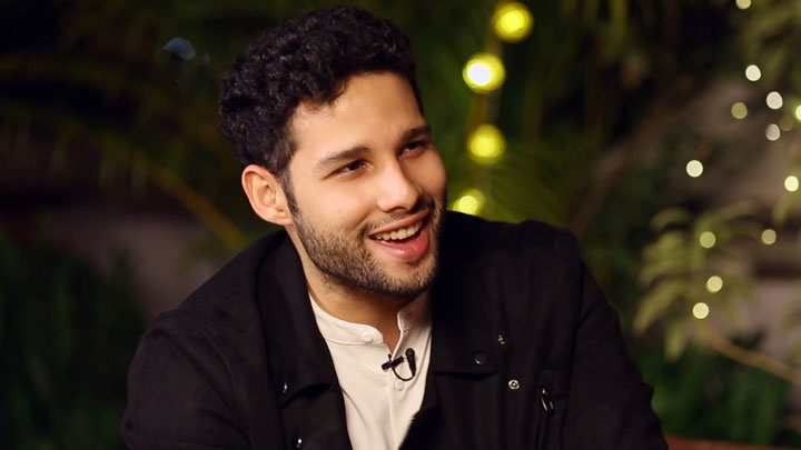 “Ranveer Singh is a LEGEND…”: Siddhanth Chaturvedi | MC Sher | Gully Boy “Ranveer Singh is a LEGEND…”: Siddhanth Chaturvedi | MC Sher | Gully Boy