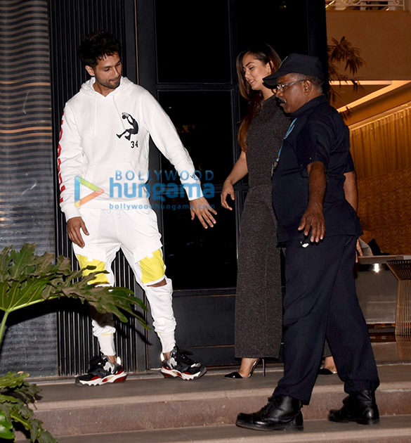shahid kapoor and mira rajput snapped at gauri khans store 3