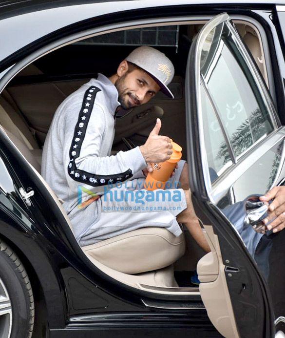 shahid kapoor spotted outside the gym in juhu 5