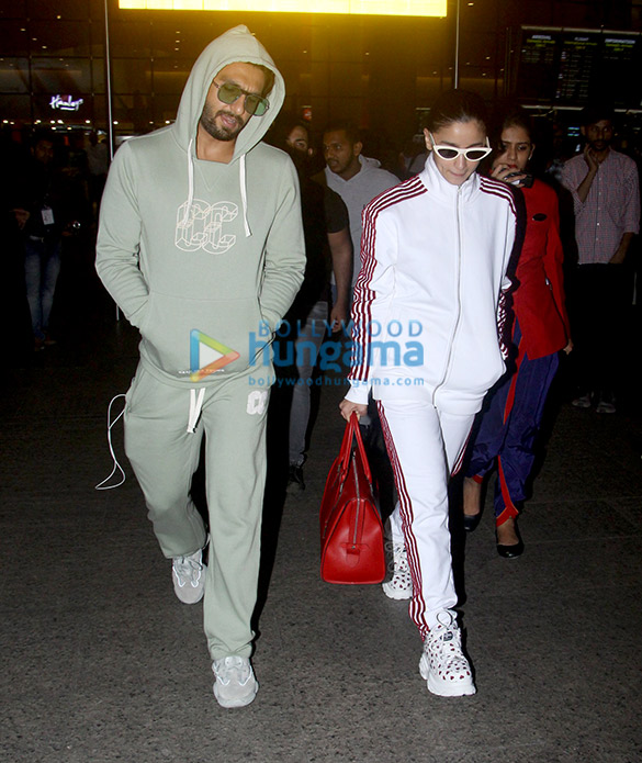 shraddha kapoor ranveer singh alia bhatt and others snapped at the airport 2